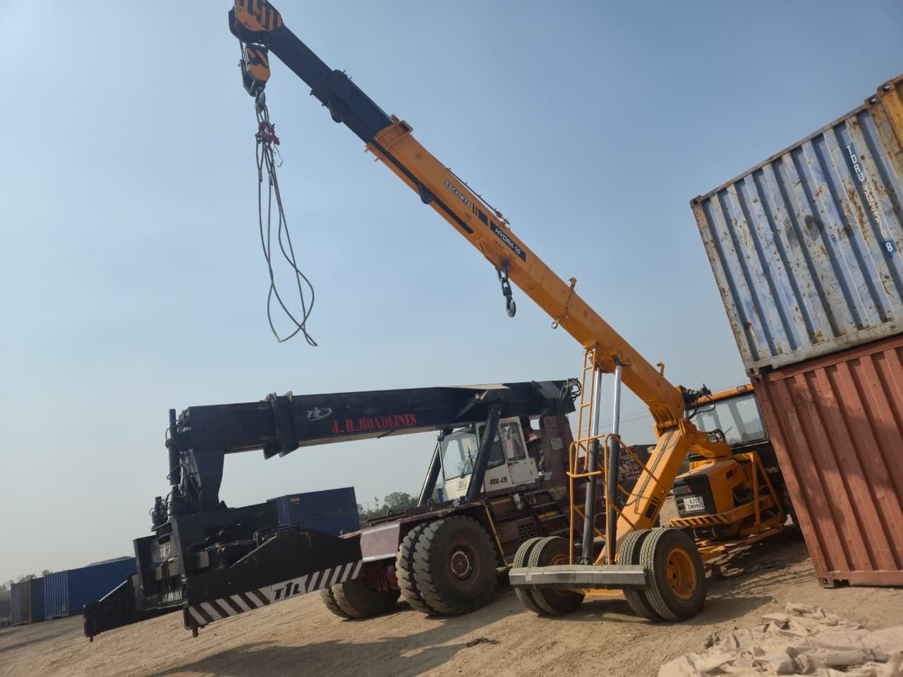 Heavy-lift handling at the yard